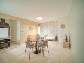 2 chambres, tout confort, climatisé, proche CHU et centre ville